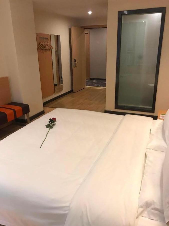 7 Days Premium Chongqing Jiangbei International Airport Branch 호텔 외부 사진